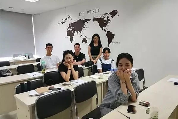 日语培训机构老师条件