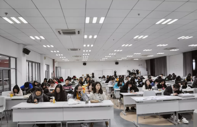 深圳高考日语培训班大概多少钱